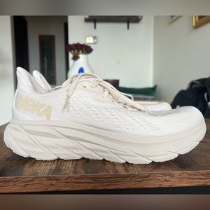 HOKA Mens Clifton 8- Size 9
